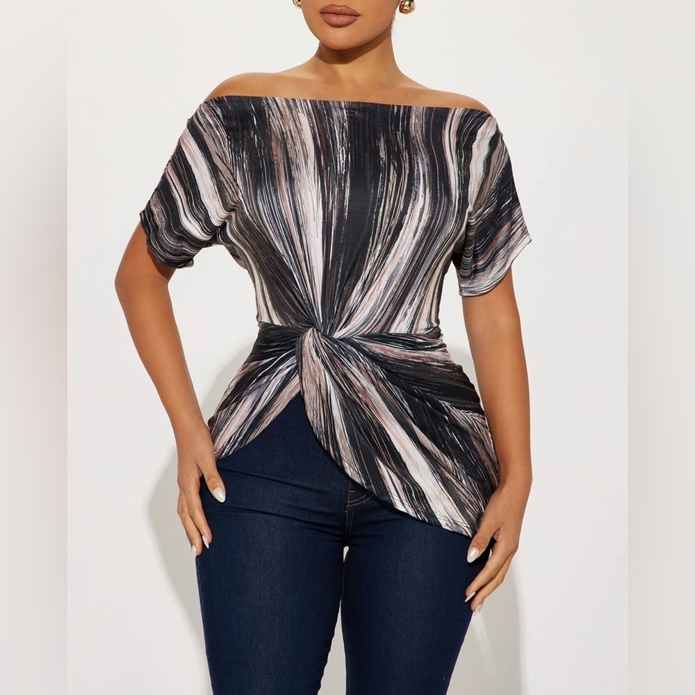 NWT Black Twisted Detail Off-Shoulder Short Sleeve Top - Size Small